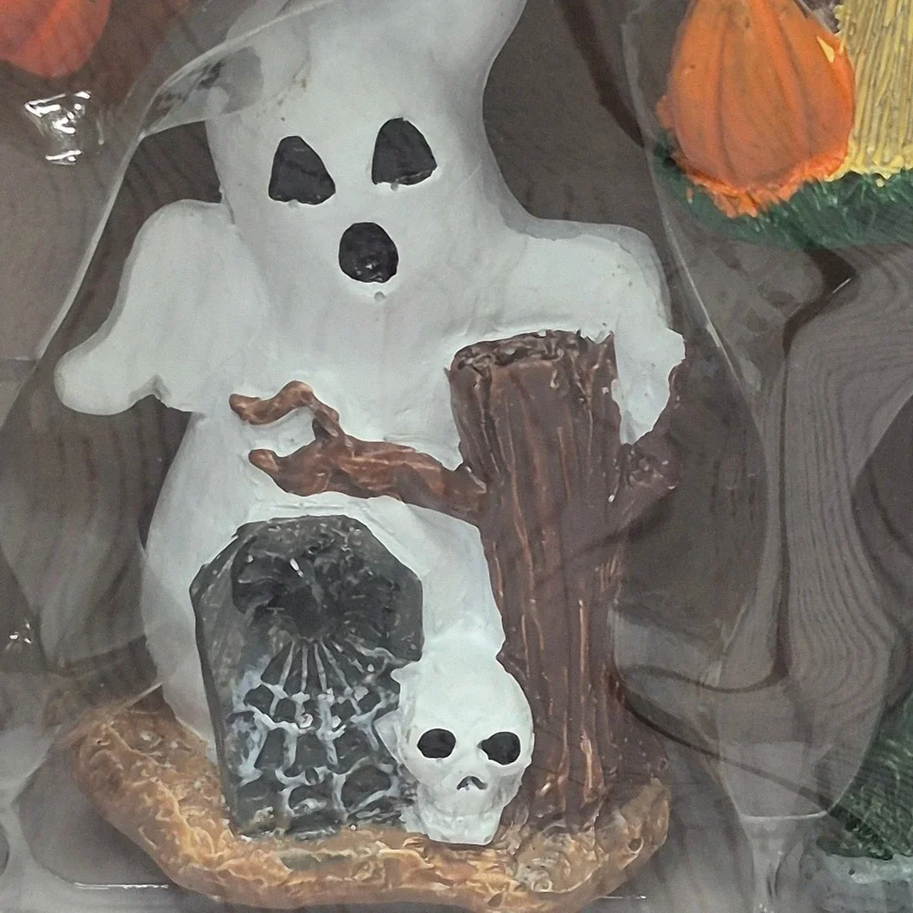 Seasonal Collection Halloween 6 Piece Fairy Garden Miniature Ghost Skull Set